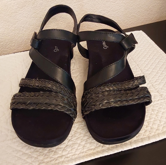 baretraps sandals near me